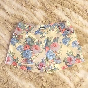 Floral shorts. Size Small - European 44. Brand Antiga.